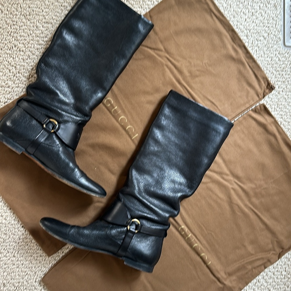 Gorgeous Gucci Black leather Gucci boots 37 1/2 with dust bags and box.